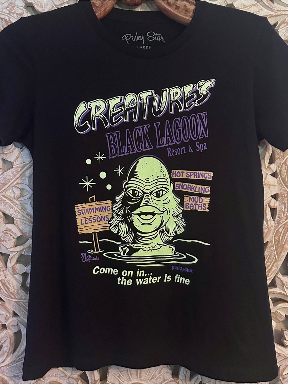 Pinky Star ‘Creature's Black Lagoon Resort & Spa’ Tee Women’s Size Large